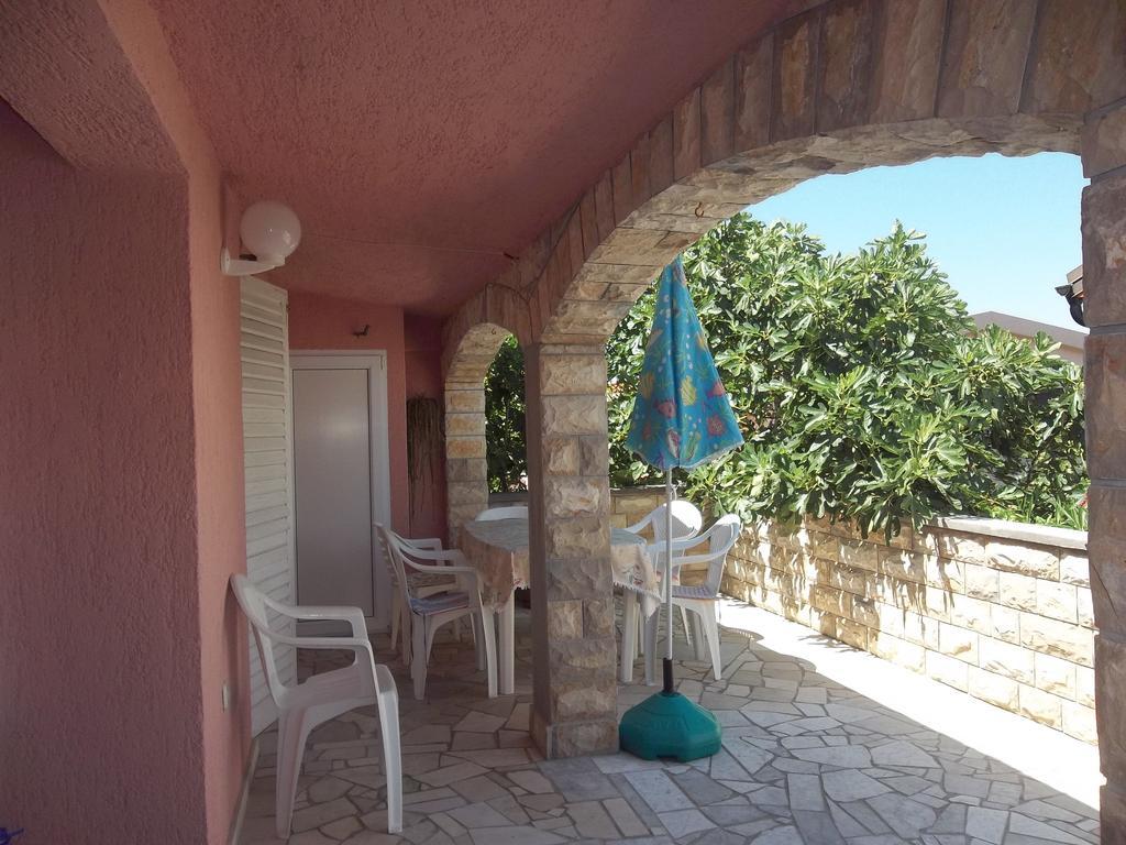 Apartmani Mira Vir Dış mekan fotoğraf